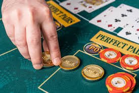 Sakong table chat and player interaction